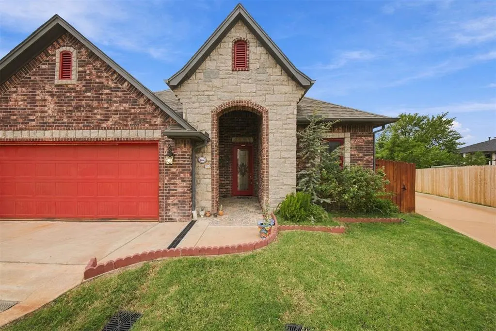 Photo 2 — 7237 NW 153rd, Edmond, OK 73013