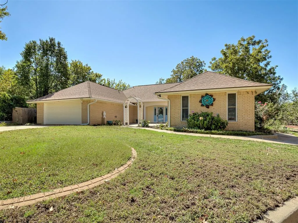 Photo 2 — 11716 NW 119th Street, Yukon, OK 73099