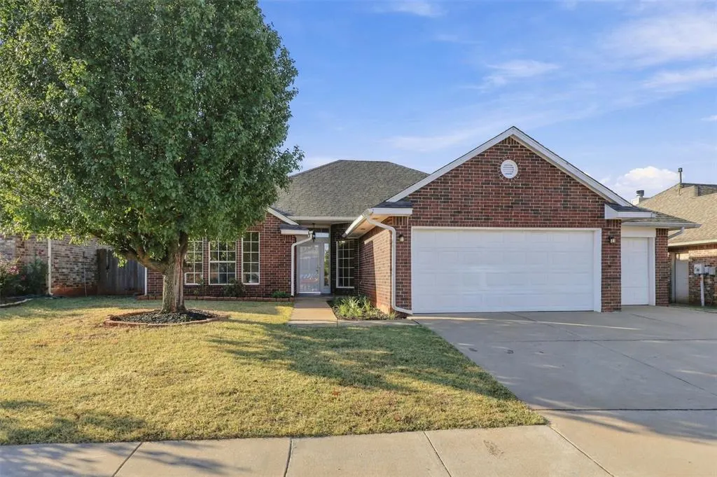 Front exterior — 2812 NW 167th Street, Edmond, OK 73012