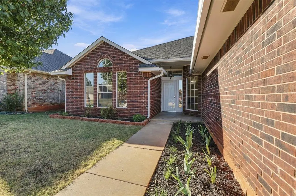 Photo 3 — 2812 NW 167th Street, Edmond, OK 73012