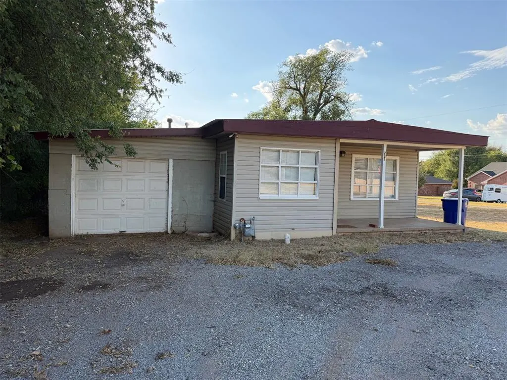 Front exterior — 223 N Grandview Road, Midwest City, OK 73130