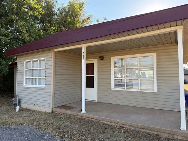Photo 2 — 223 N Grandview Road, Midwest City, OK 73130