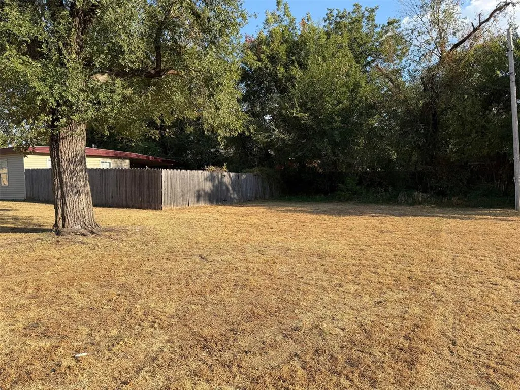 Photo 15 — 223 N Grandview Road, Midwest City, OK 73130