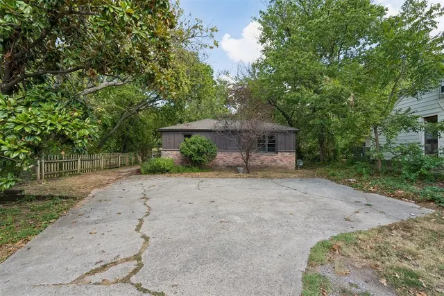 Photo 2 — 423 S Flood Avenue, Norman, OK 73069