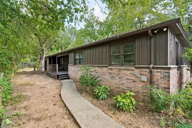 Photo 3 — 423 S Flood Avenue, Norman, OK 73069