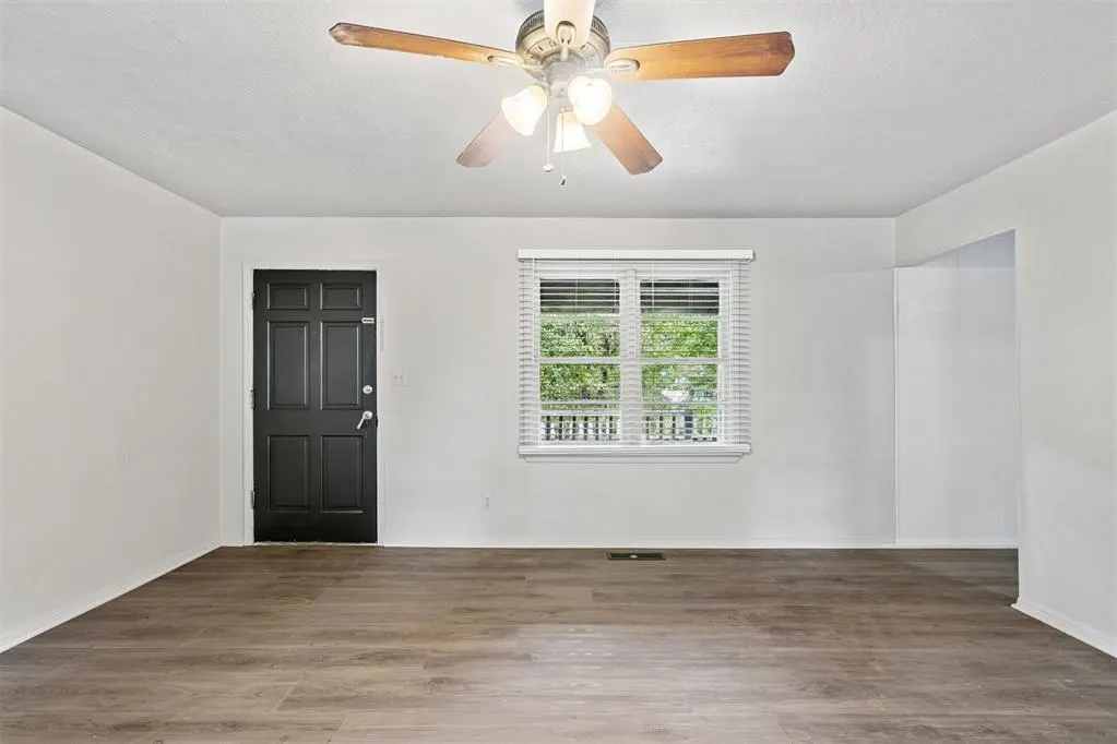Photo 9 — 423 S Flood Avenue, Norman, OK 73069