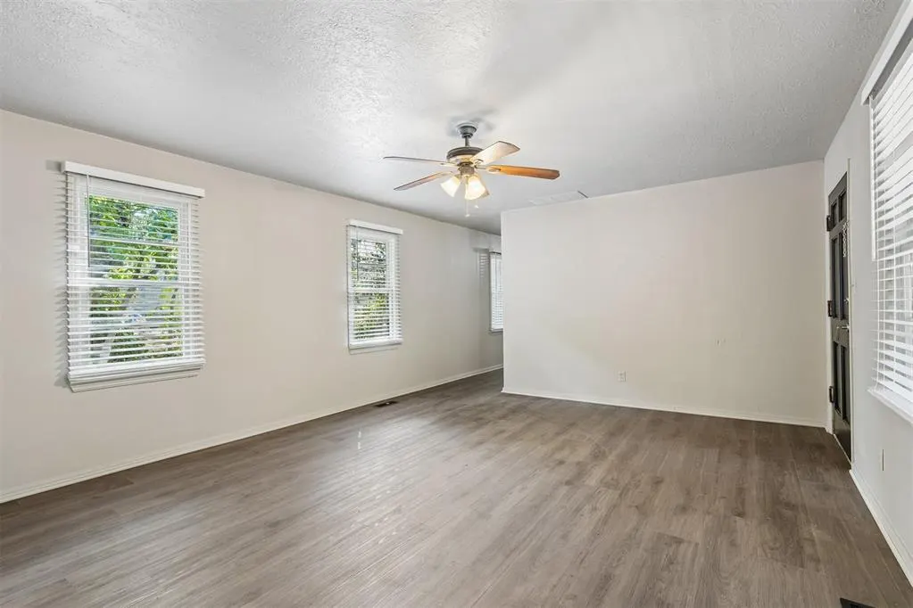 Photo 14 — 423 S Flood Avenue, Norman, OK 73069