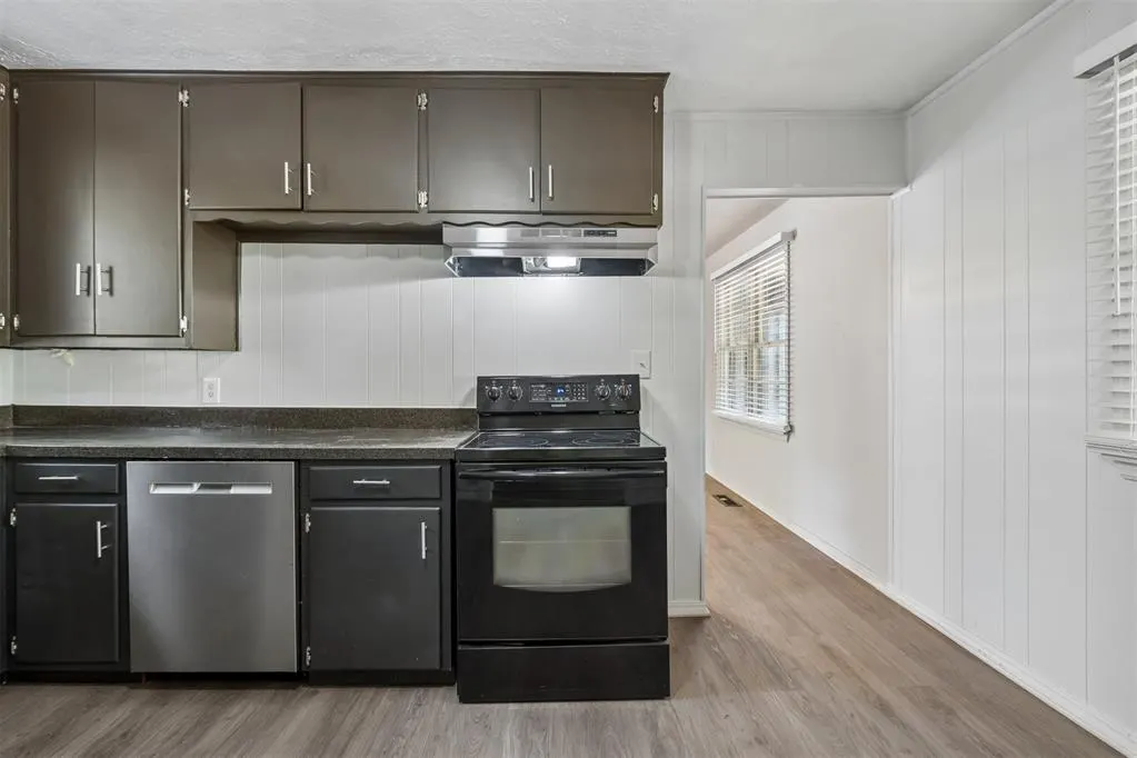 Photo 19 — 423 S Flood Avenue, Norman, OK 73069