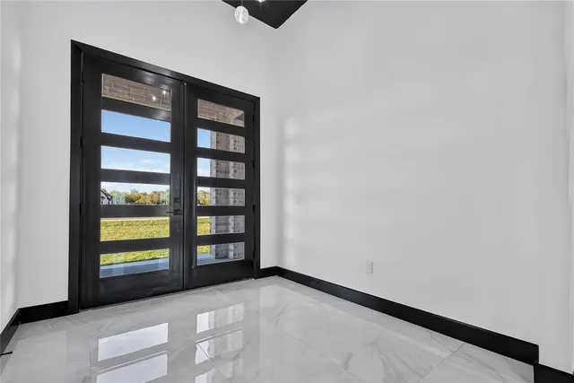 Photo 5 — 132 W Lynn Court Drive, Mustang, OK 73064