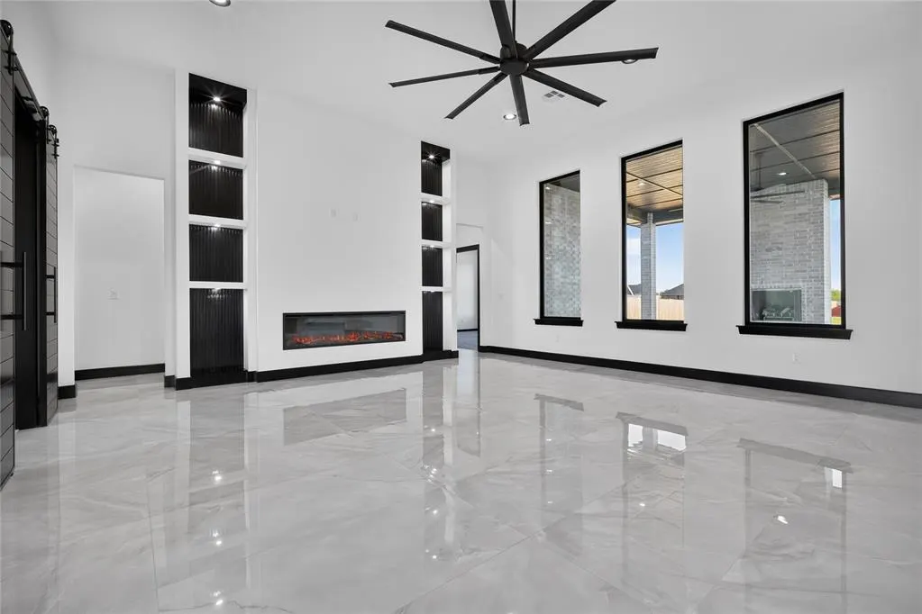 Photo 9 — 132 W Lynn Court Drive, Mustang, OK 73064