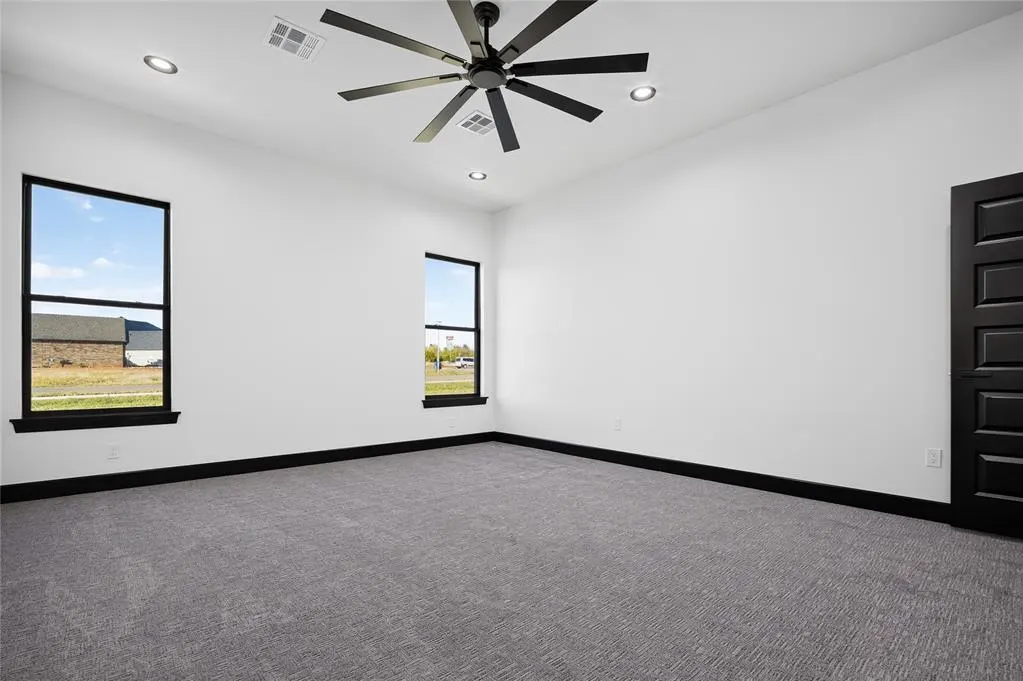 Photo 15 — 132 W Lynn Court Drive, Mustang, OK 73064