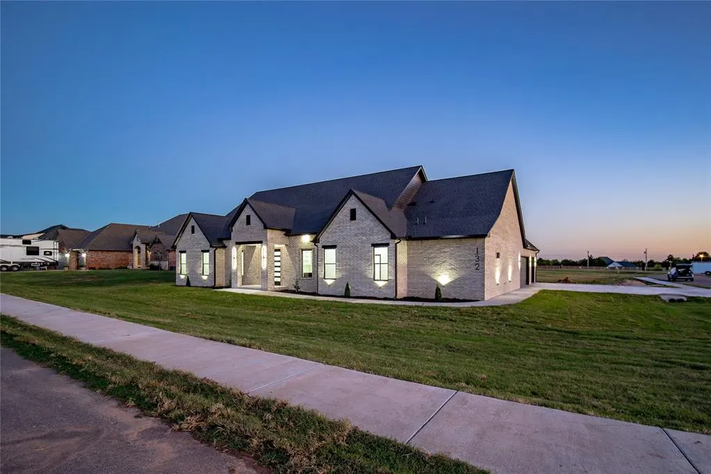 Photo 48 — 132 W Lynn Court Drive, Mustang, OK 73064
