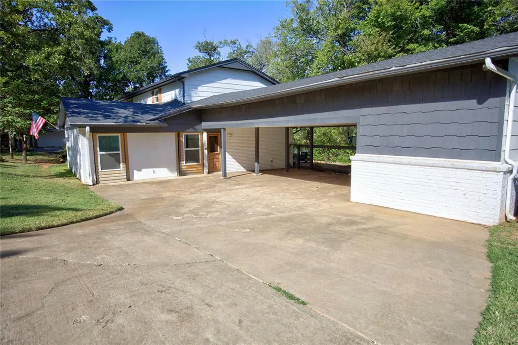 Photo 2 — 4008 Creekwood, Edmond, OK 73025