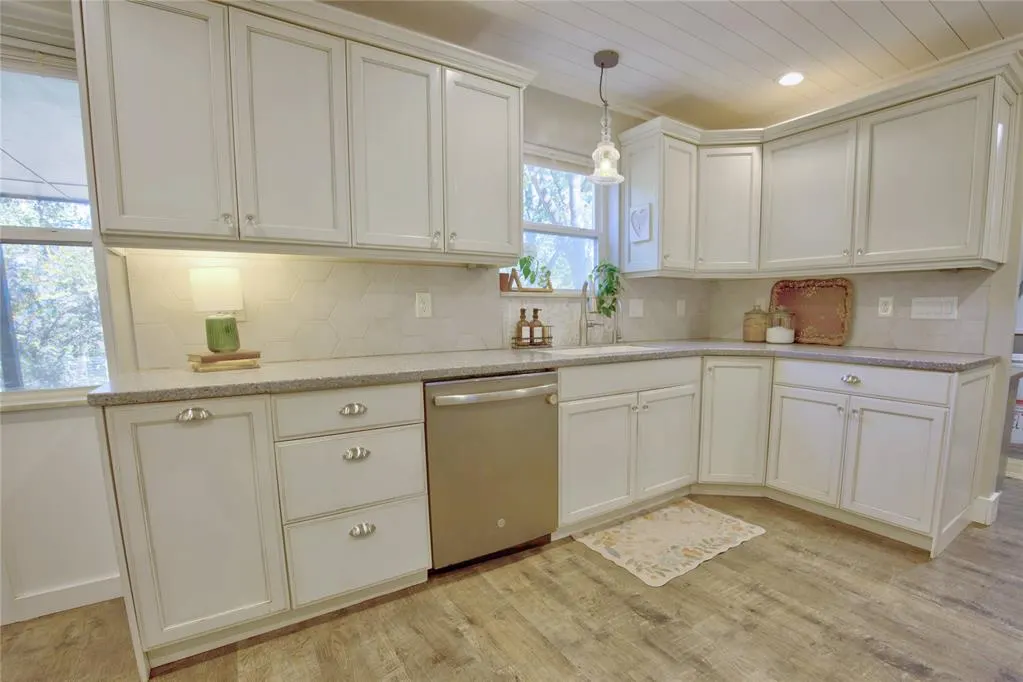 Photo 7 — 4008 Creekwood, Edmond, OK 73025