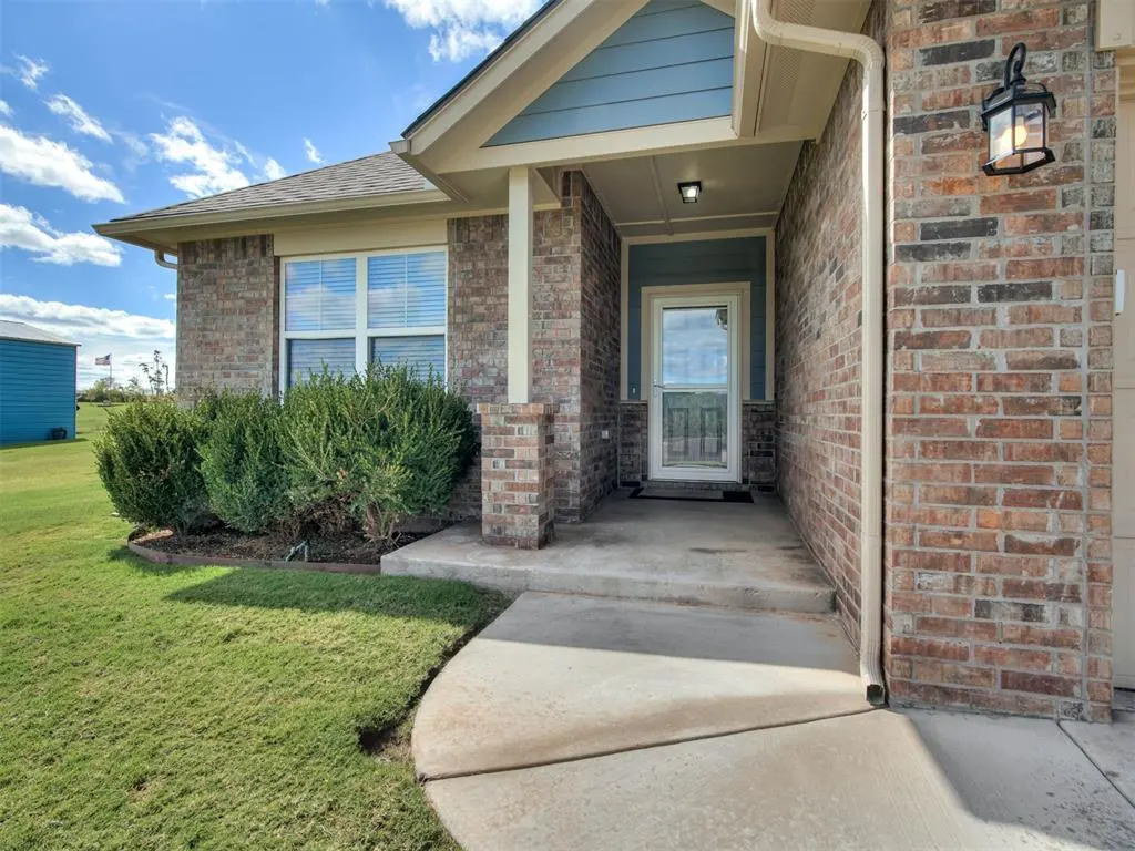 Photo 3 — 14425 Meadow Ridge Lane, Edmond, OK 73025