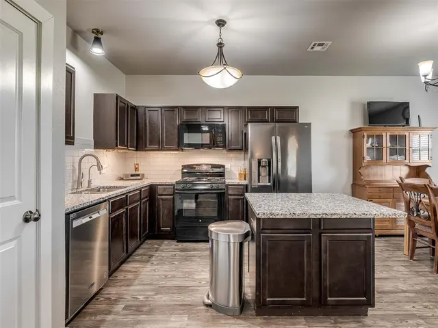 Photo 7 — 14425 Meadow Ridge Lane, Edmond, OK 73025