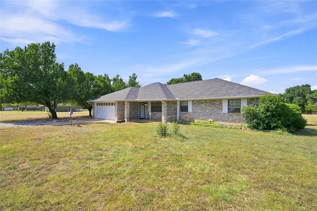 Photo 2 — 20301 SE 37th Street, Harrah, OK 73045