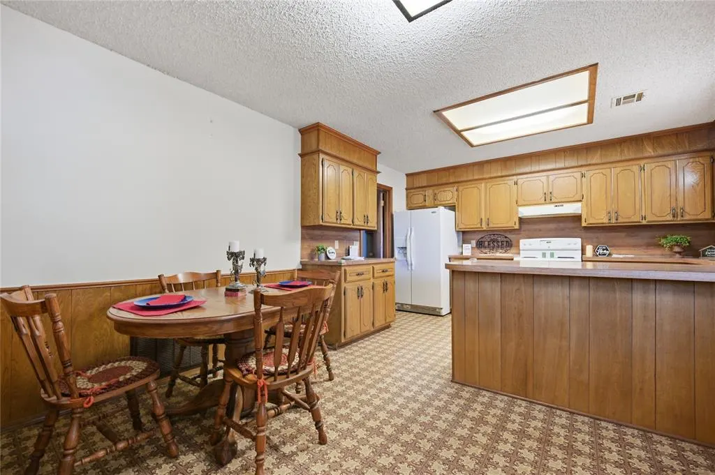 Photo 10 — 20301 SE 37th Street, Harrah, OK 73045