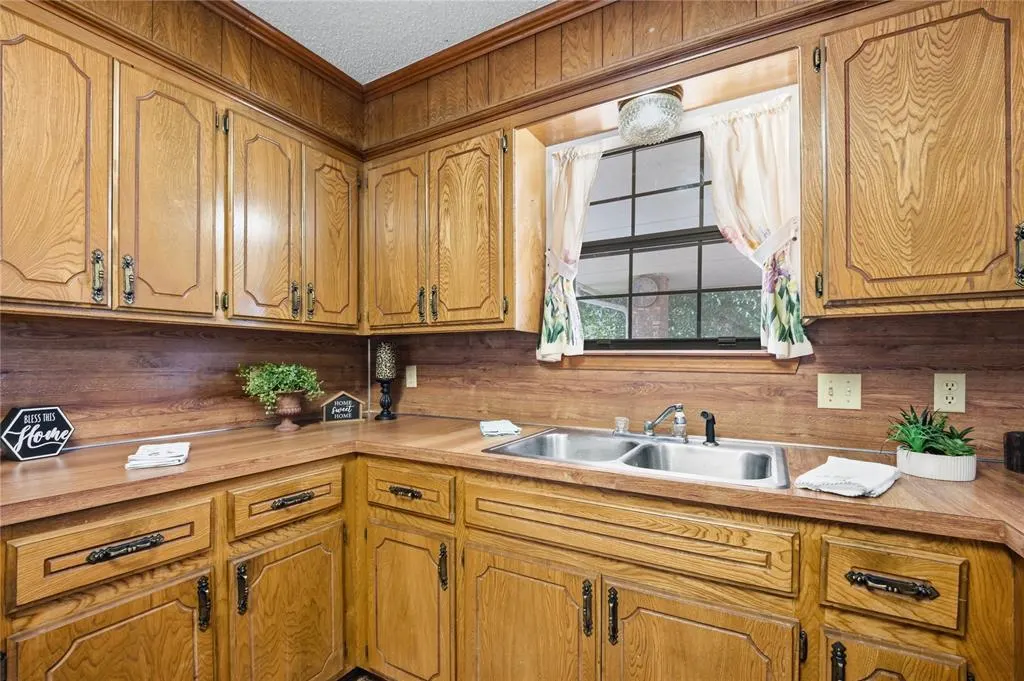 Photo 13 — 20301 SE 37th Street, Harrah, OK 73045
