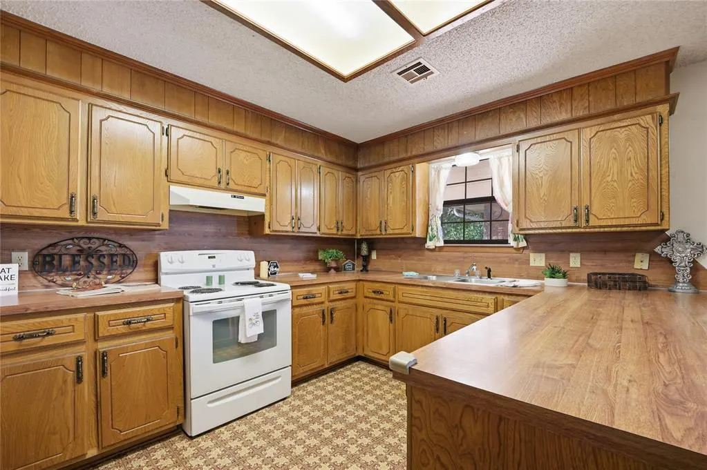 Photo 14 — 20301 SE 37th Street, Harrah, OK 73045