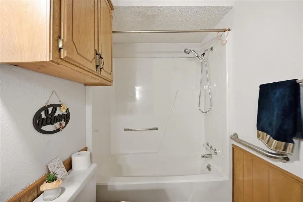 Photo 16 — 20301 SE 37th Street, Harrah, OK 73045