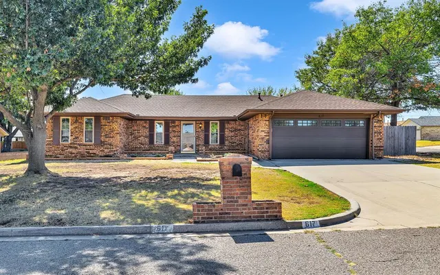 Photo 2 — 617 SW 26th Street, El Reno, OK 73036