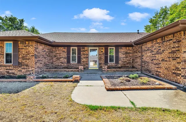 Photo 4 — 617 SW 26th Street, El Reno, OK 73036