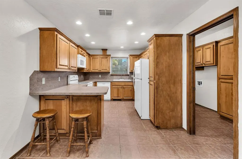 Photo 14 — 617 SW 26th Street, El Reno, OK 73036
