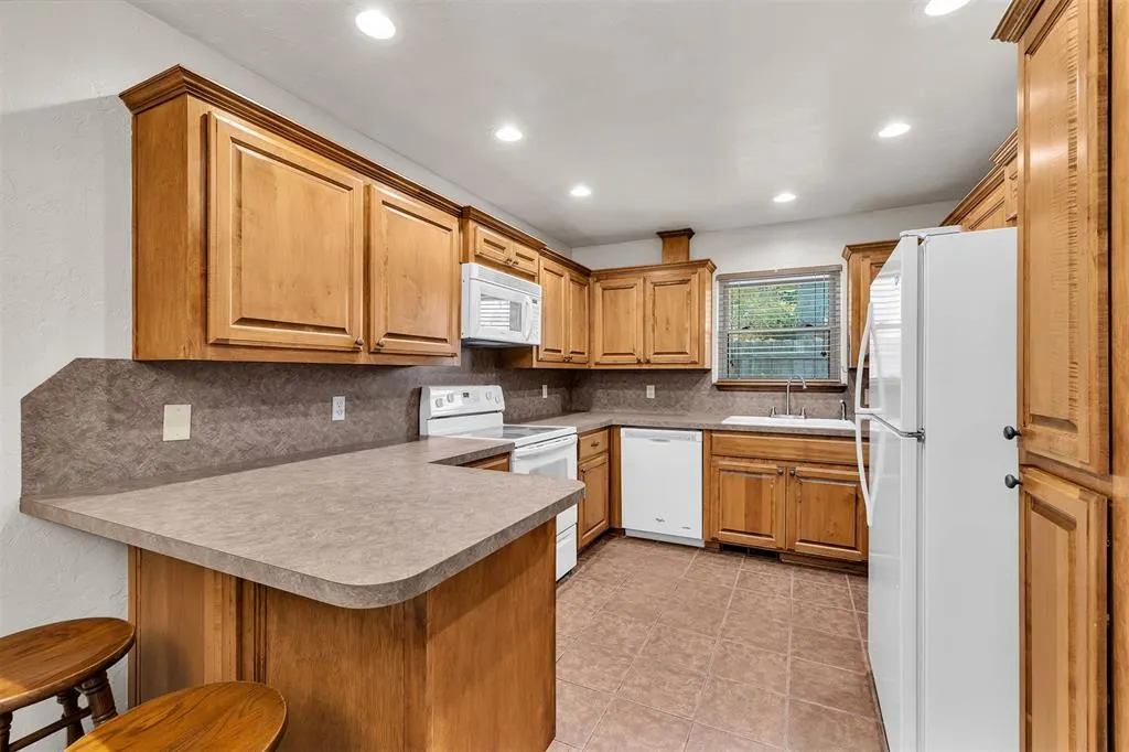 Photo 15 — 617 SW 26th Street, El Reno, OK 73036