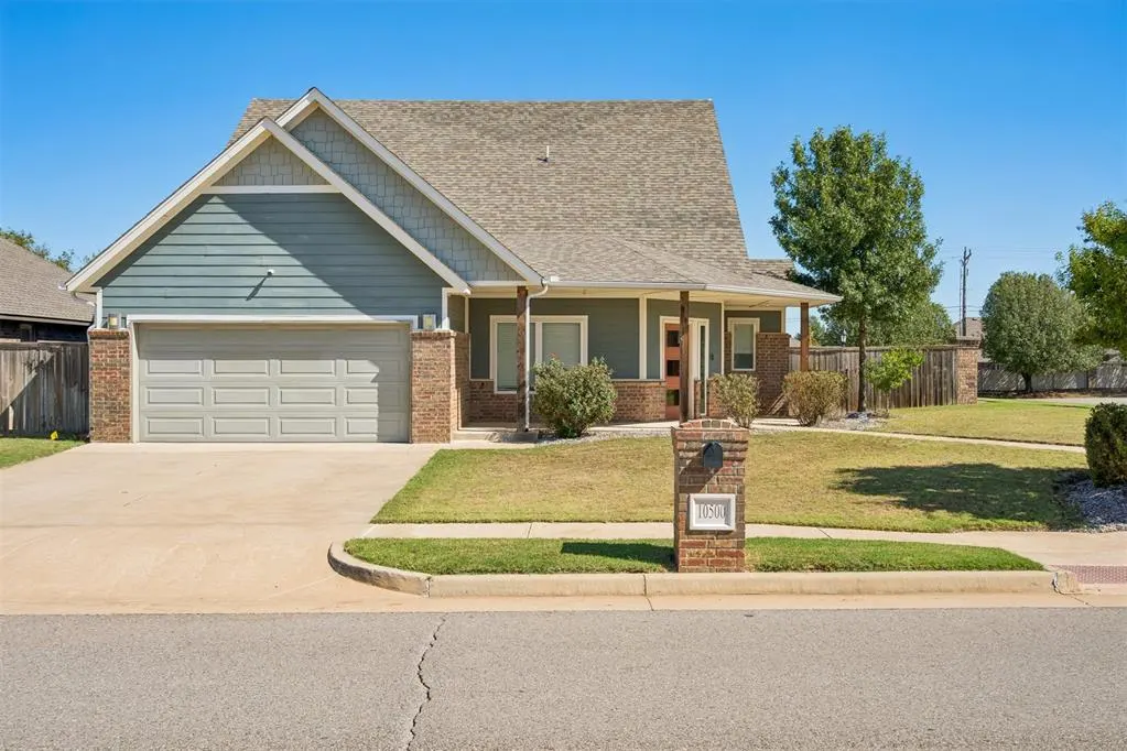 Photo 2 — 10500 Glover River Drive, Yukon, OK 73099