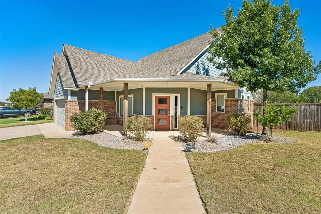 Photo 3 — 10500 Glover River Drive, Yukon, OK 73099