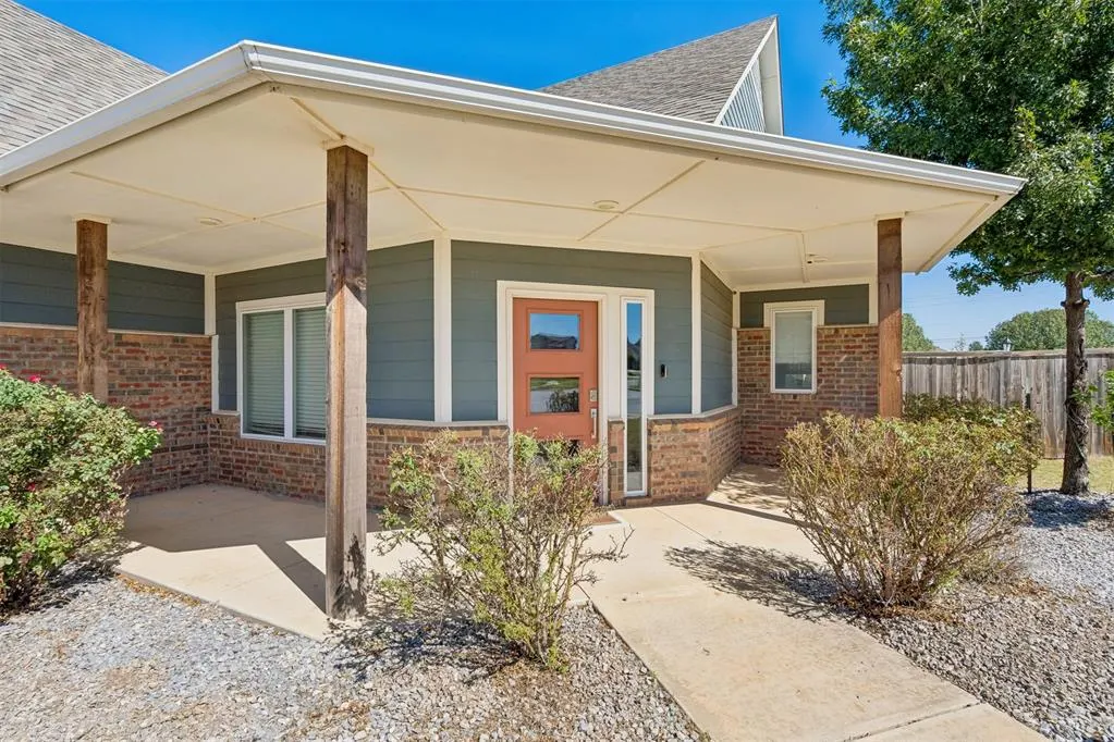 Photo 4 — 10500 Glover River Drive, Yukon, OK 73099