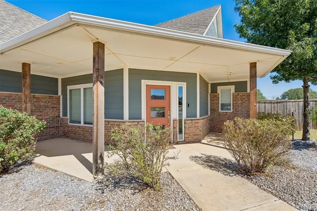 Photo 4 — 10500 Glover River Drive, Yukon, OK 73099