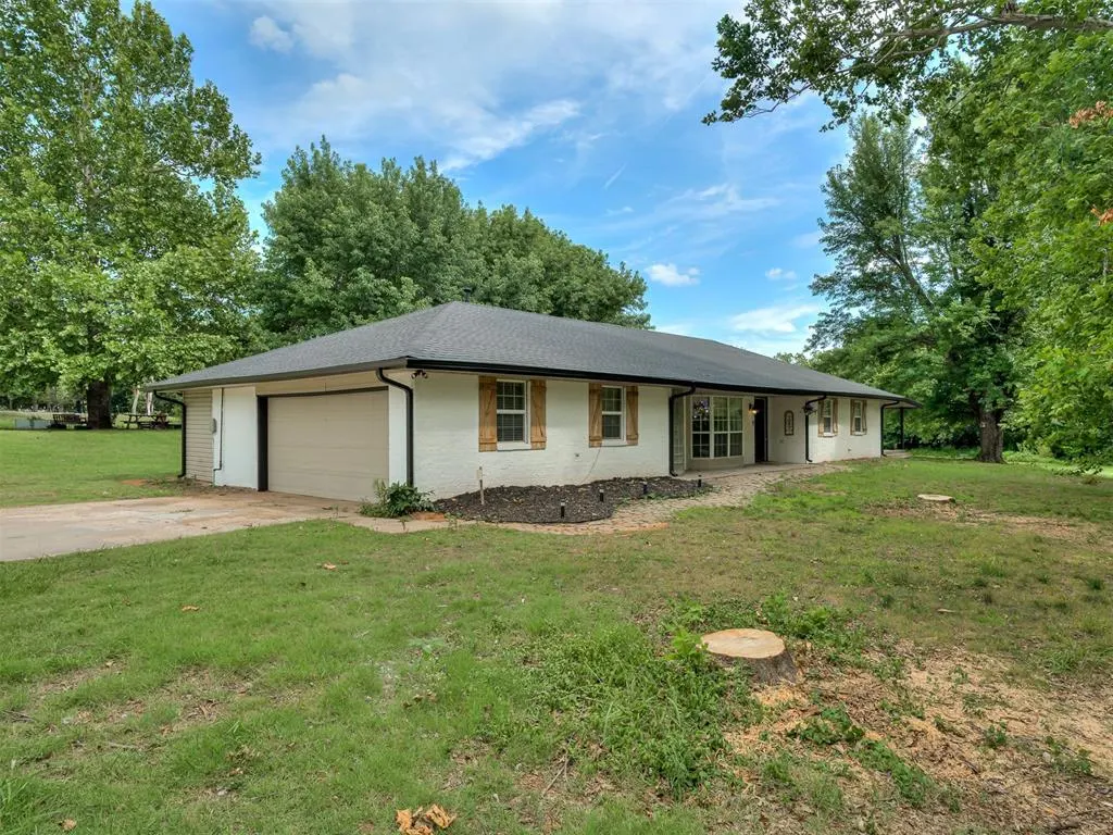 Photo 2 — 859 S Morgan Road, Blanchard, OK 73010