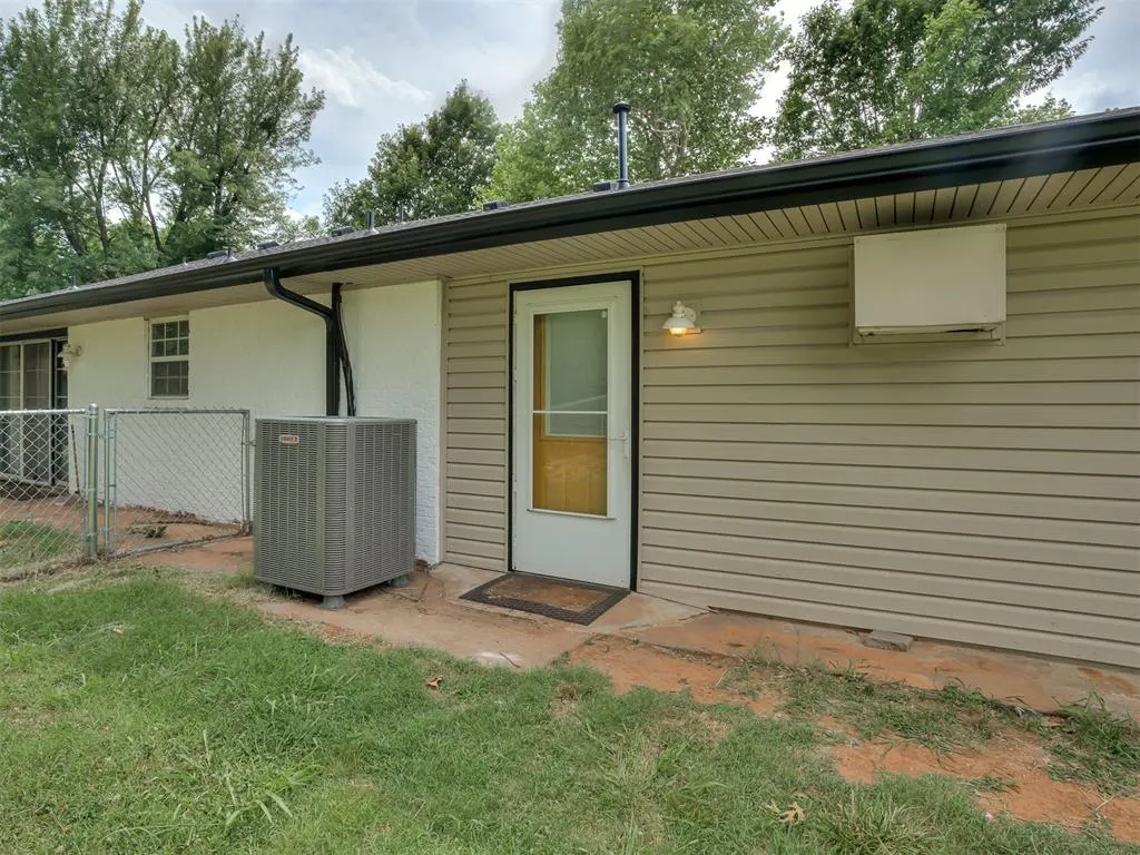 Photo 22 — 859 S Morgan Road, Blanchard, OK 73010