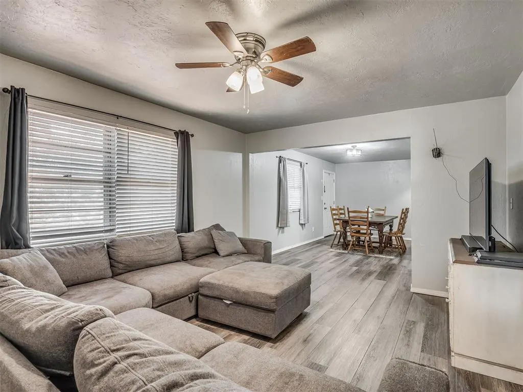 Photo 5 — 990936 S Candlewood Lane, Wellston, OK 74881