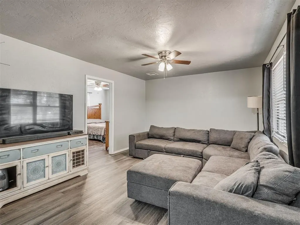Photo 6 — 990936 S Candlewood Lane, Wellston, OK 74881