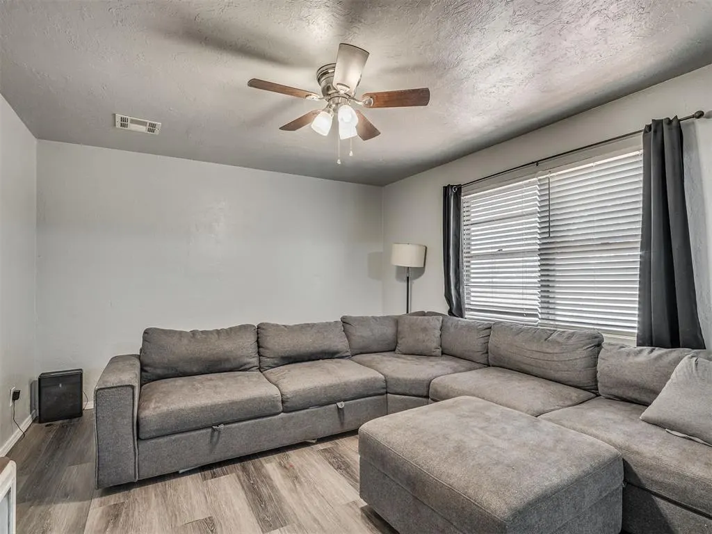 Photo 7 — 990936 S Candlewood Lane, Wellston, OK 74881