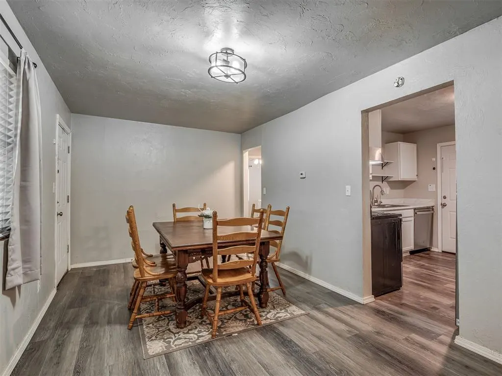 Photo 9 — 990936 S Candlewood Lane, Wellston, OK 74881