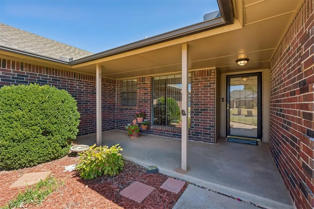 Photo 3 — 9206 S Bryant Terrace, Oklahoma City, OK 73160