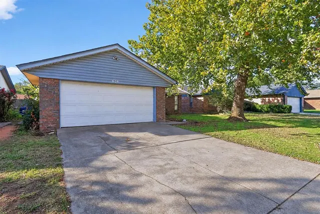 Photo 2 — 646 W Linden Drive, Mustang, OK 73064