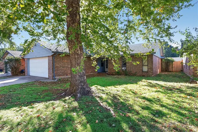 Photo 4 — 646 W Linden Drive, Mustang, OK 73064