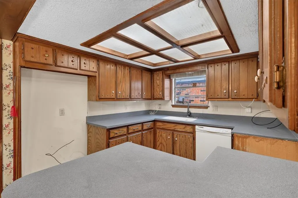 Photo 17 — 646 W Linden Drive, Mustang, OK 73064