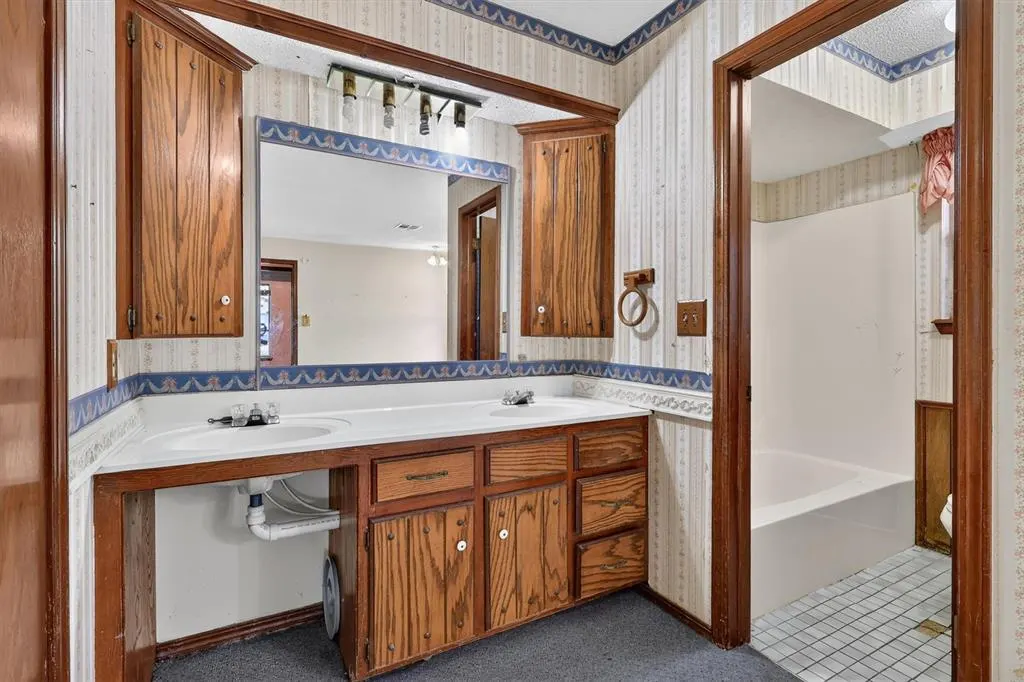 Photo 28 — 646 W Linden Drive, Mustang, OK 73064