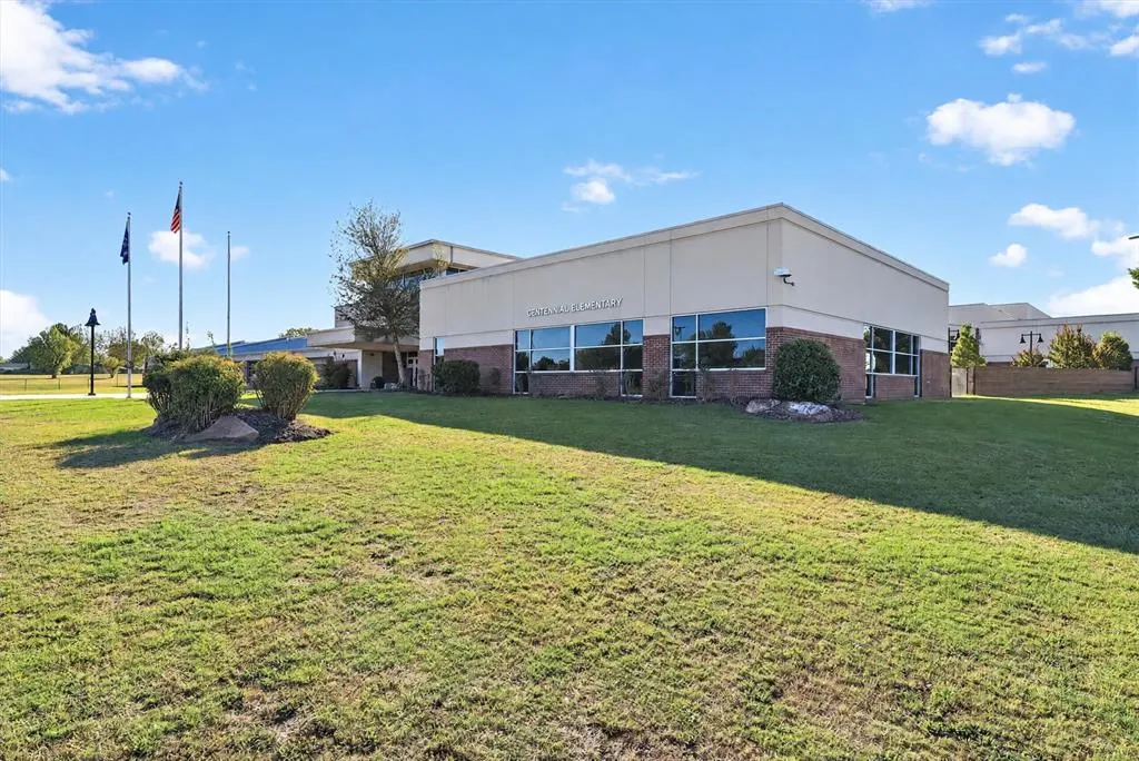 Photo 39 — 646 W Linden Drive, Mustang, OK 73064
