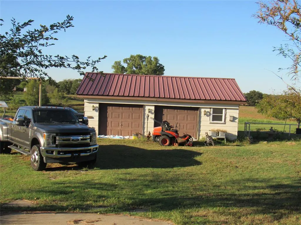 Photo 6 — 37304 Lake Road, Shawnee, OK 74801