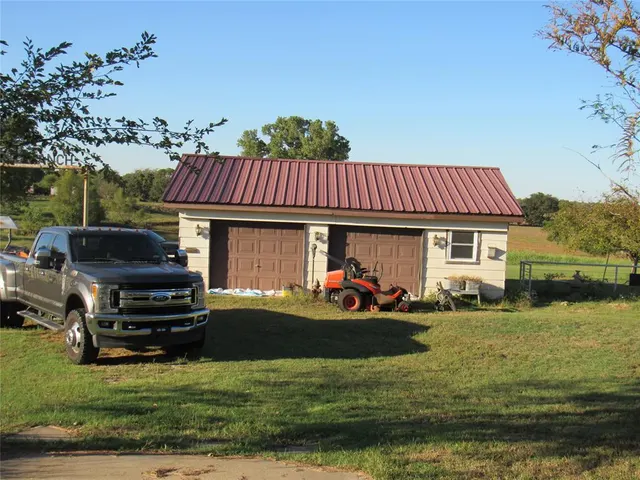 Photo 6 — 37304 Lake Road, Shawnee, OK 74801