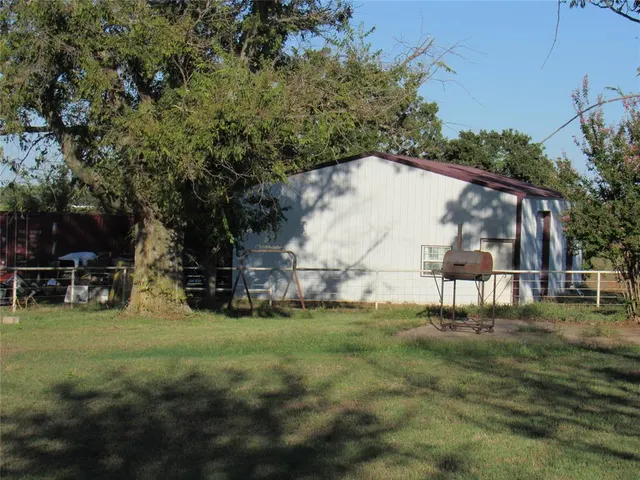 Photo 7 — 37304 Lake Road, Shawnee, OK 74801