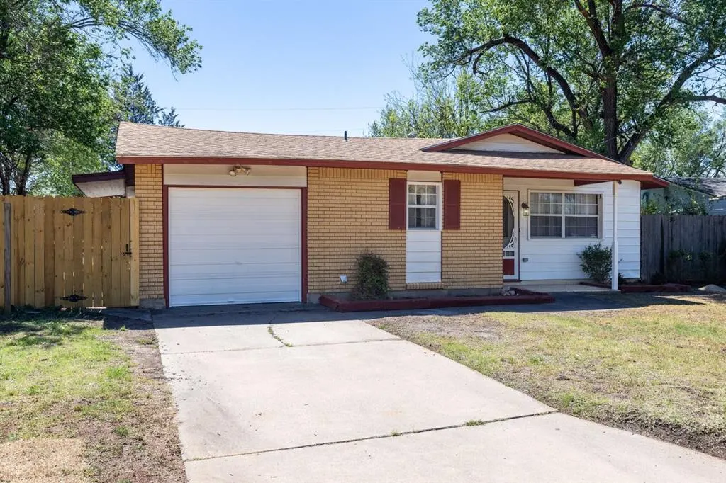 Photo 3 — 526 NW Glendale Drive, Lawton, OK 73507