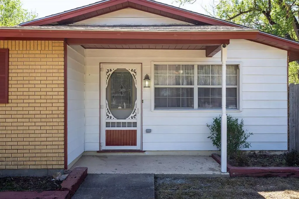 Photo 4 — 526 NW Glendale Drive, Lawton, OK 73507